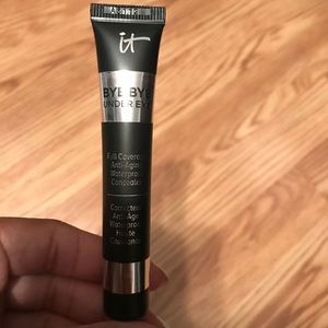 IT Cosmetics bye bye concealer